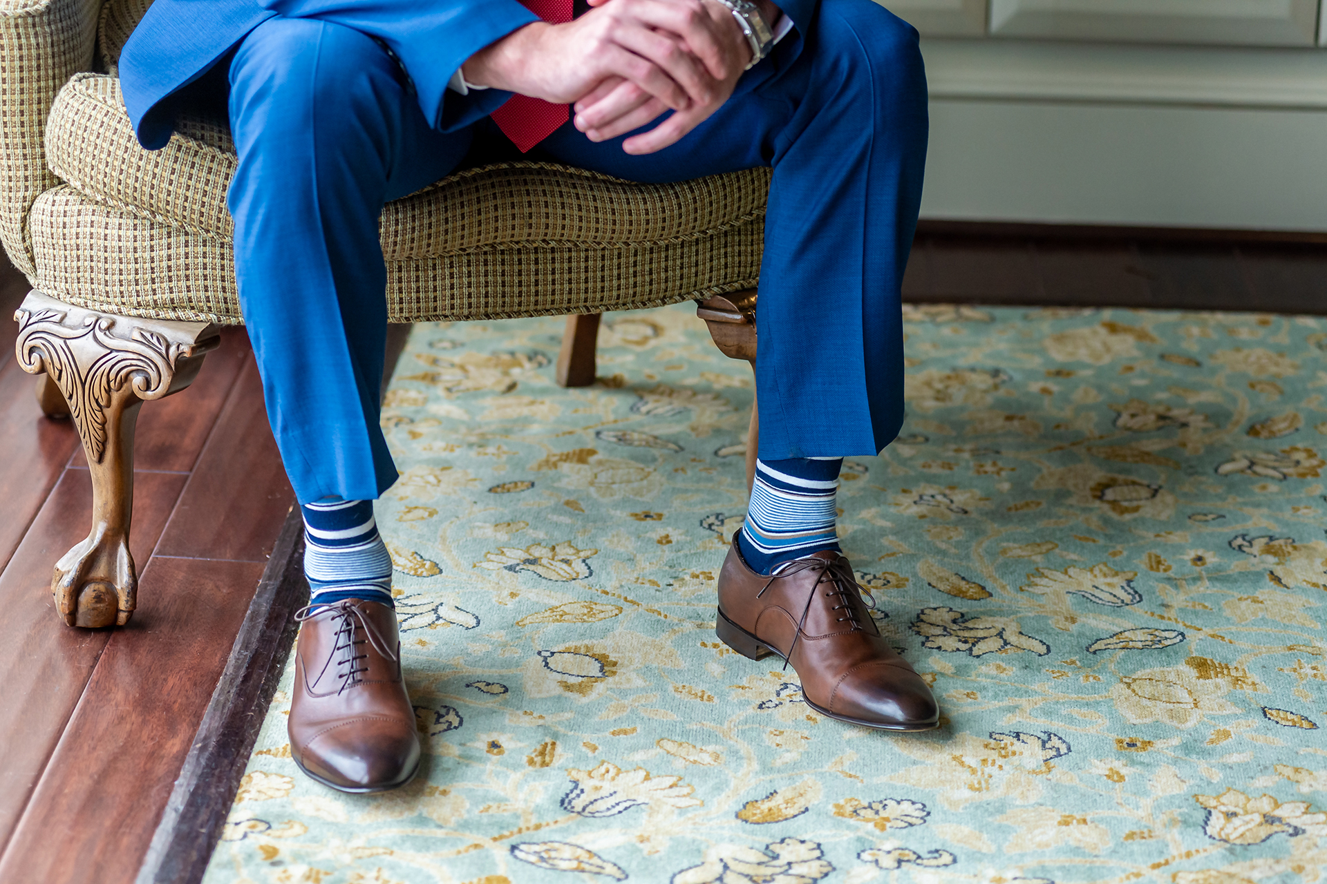 What Color Socks with Brown Shoes and Blue Suit: A Style Guide for the ...