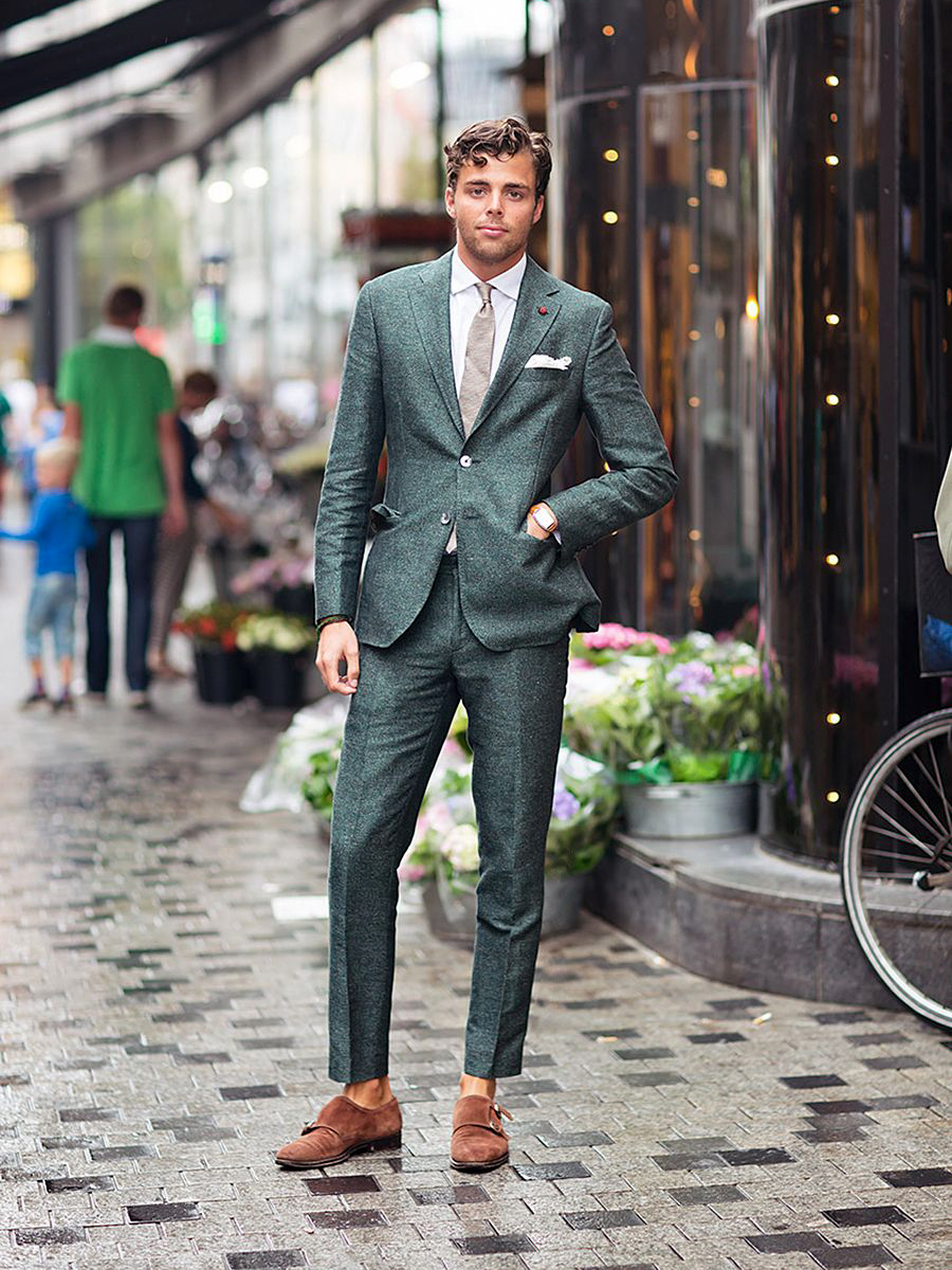 Calming Green Suit in a Casual Fit - Sonoma