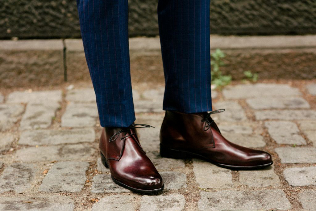 Burgundy Pants with Brown Shoes Warm Weather Outfits For Men In Their 30s  (101 ideas & outfits) | Lookastic