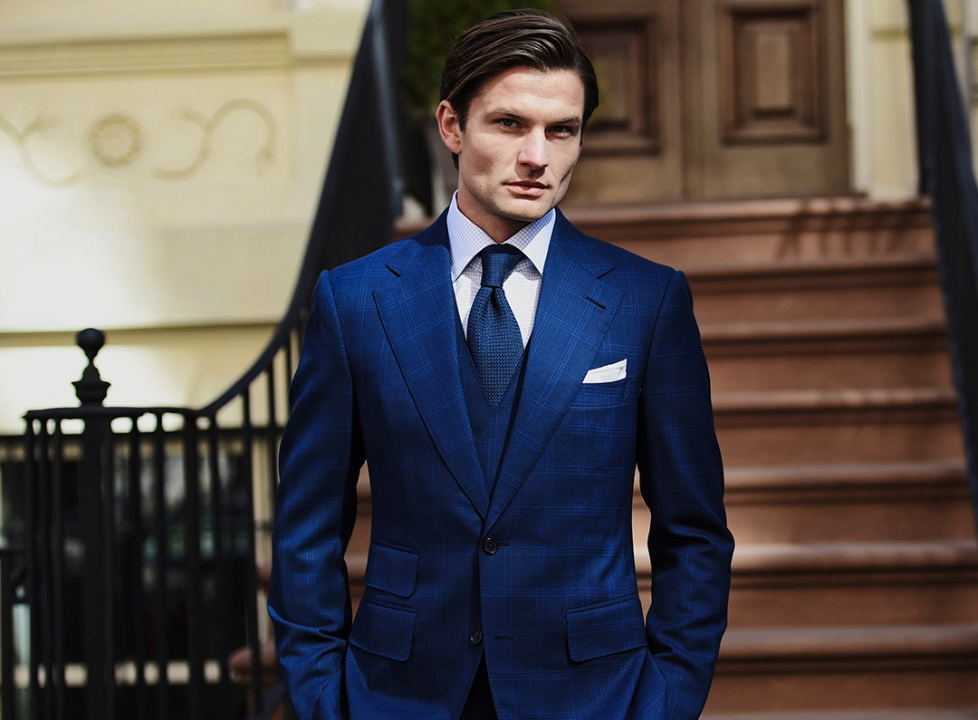 Master the Blue Suit: Color Combinations with Shirt & Tie